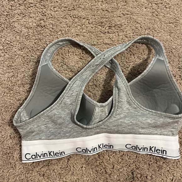 Calvin Klein sports bra - Picture 2 of 3